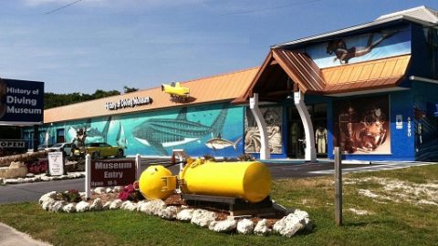 Free programs & discounts for Diving Museum