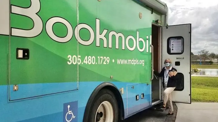 Can’t make it to library? Check out a Bookmobile or Technobus near you!